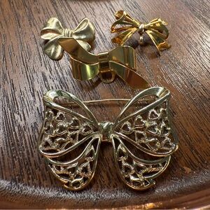 Bundle of 4 Bow Brooches – Vintage Gold Tone + 12KT GF Bow Pin Set
